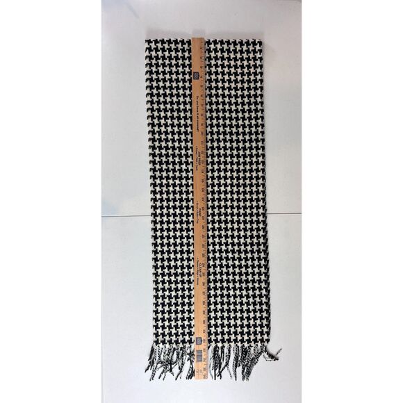 Cashmere Feel Soft 100% Acrylic Black & White Houndstooth Scarf 12" x 72" - Picture 5 of 8